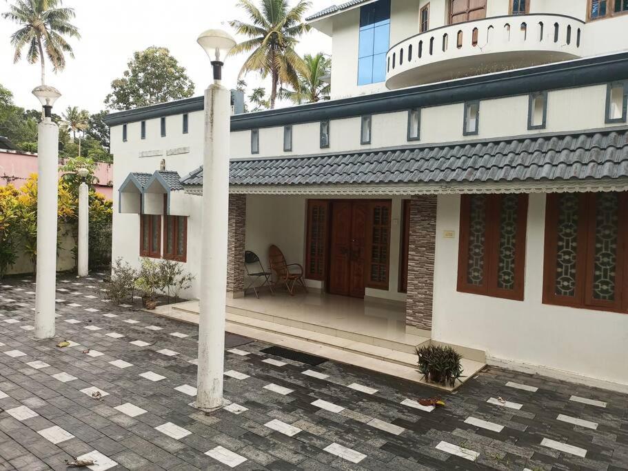 Aroma Ac Villa Varkala Villa