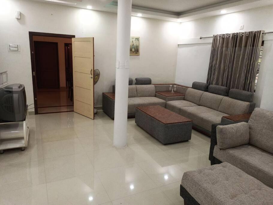 Aroma Ac Villa Varkala *