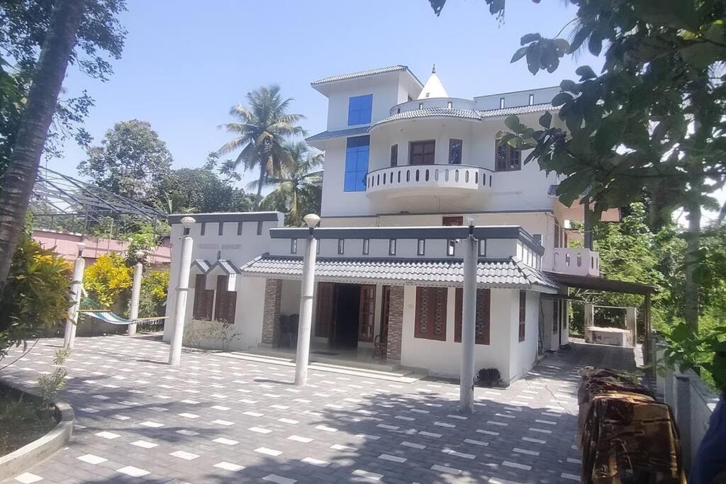 Aroma Ac Villa Varkala Villa *
